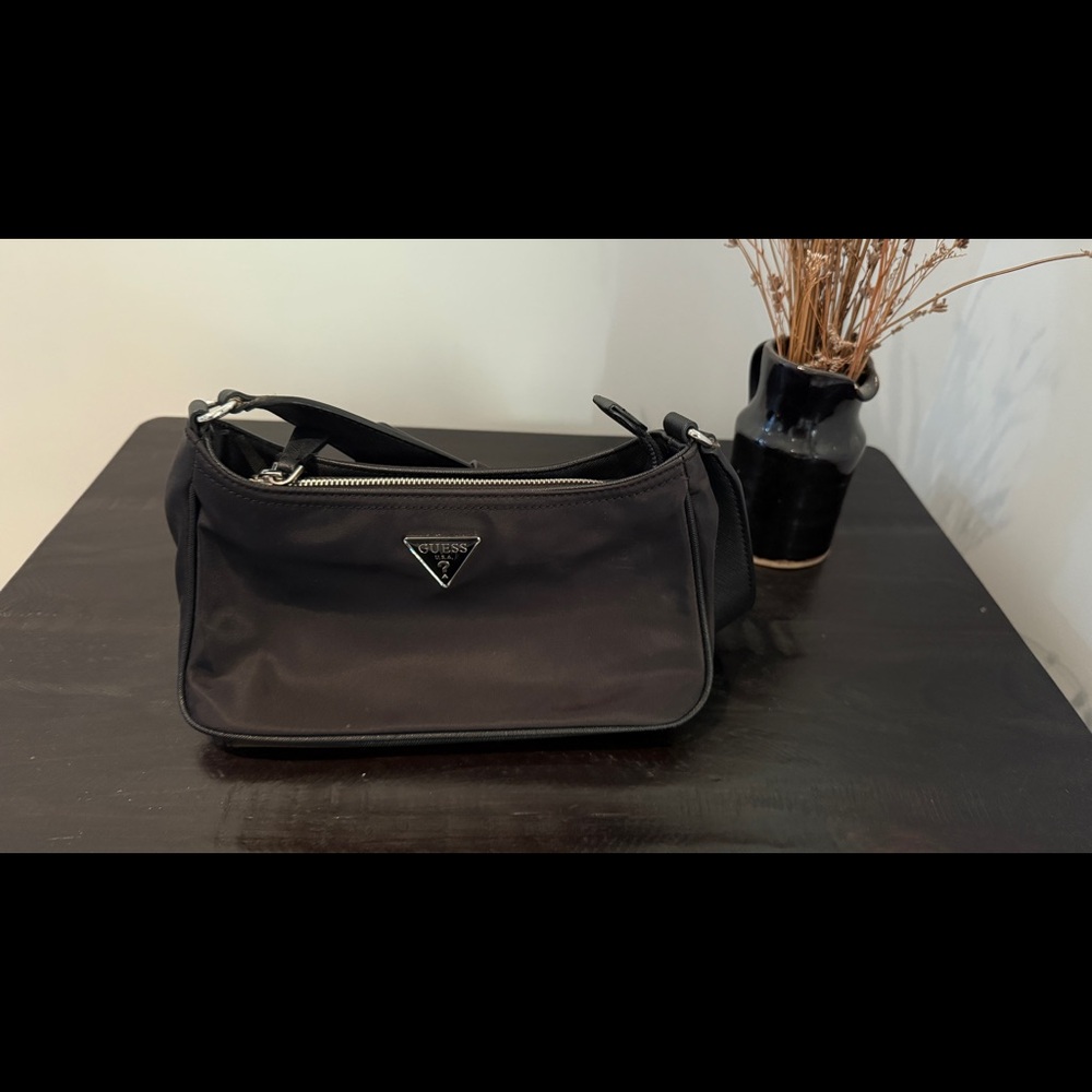 GUESS black shoulder bag purse